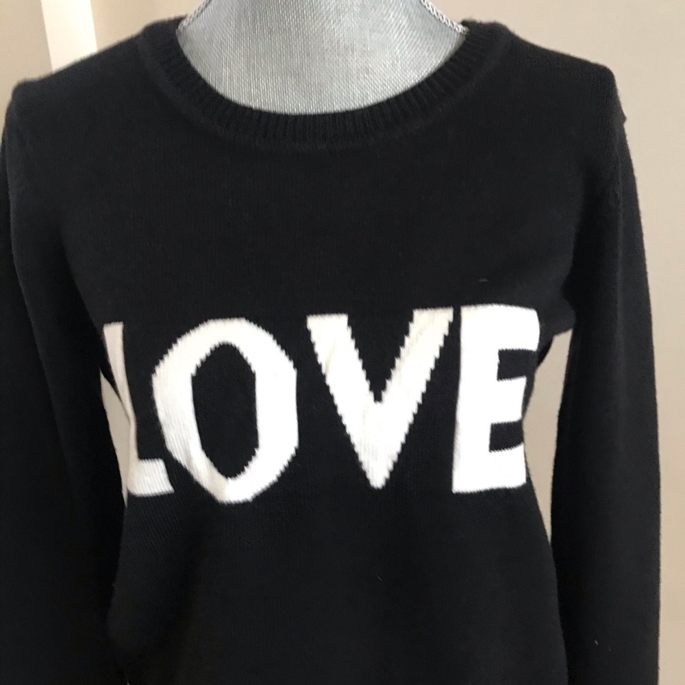 Women’s Medium Black NWOT LOVE Sweater